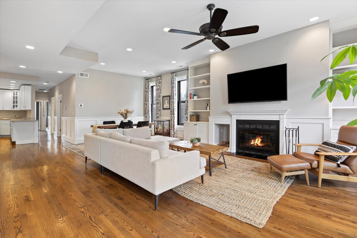 1867 N Halsted Street 2S