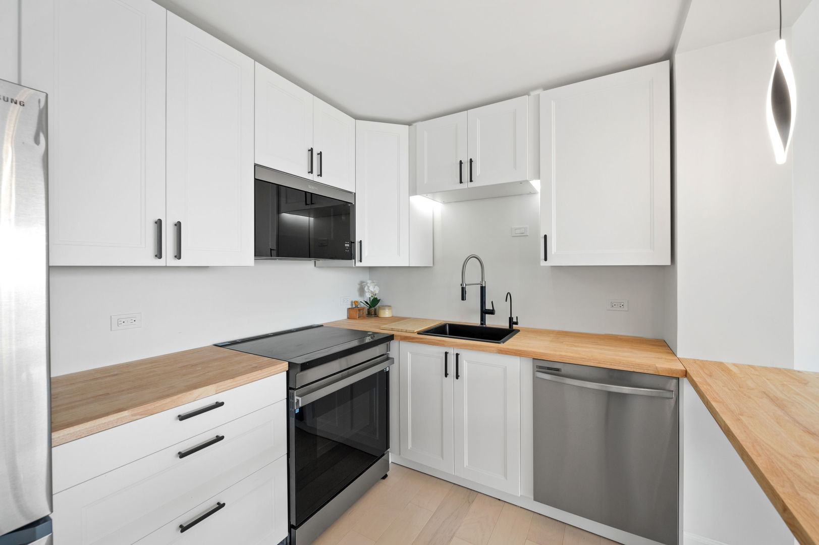 1636 N WELLS Street 2410