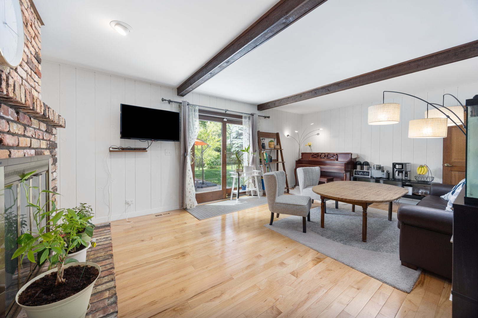1125 Huntleigh Drive