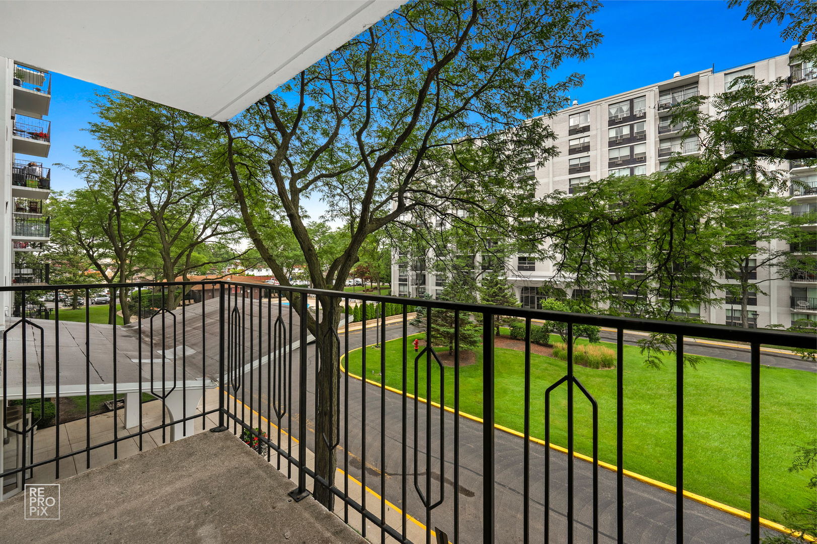 9001 Golf Road 3C