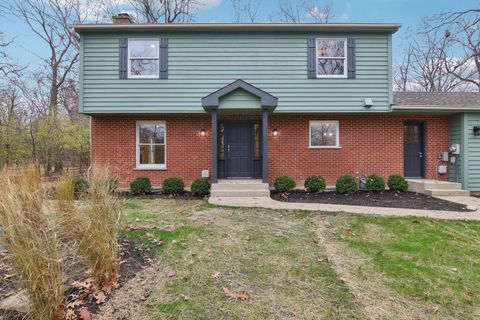 Tiny photo for 15105 W Rockland Road, Libertyville, IL 60048 (MLS # 12520239)