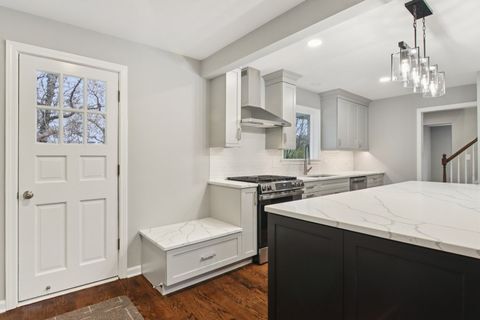 Tiny photo for 15105 W Rockland Road, Libertyville, IL 60048 (MLS # 12520239)