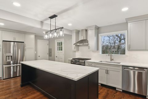 Tiny photo for 15105 W Rockland Road, Libertyville, IL 60048 (MLS # 12520239)