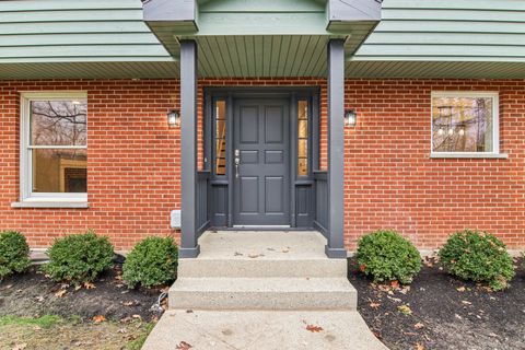 Tiny photo for 15105 W Rockland Road, Libertyville, IL 60048 (MLS # 12520239)