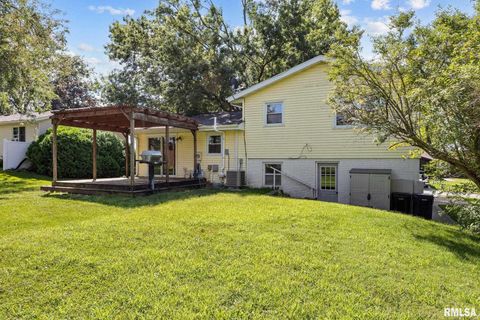 Tiny photo for 108 PARKVIEW Court, Tipton, IA 52772 (MLS # QC4266748)