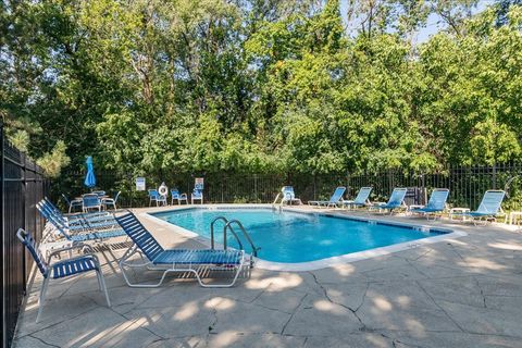 Tiny photo for 1414 Pebblecreek Drive, Glenview, IL 60025 (MLS # 12615082)