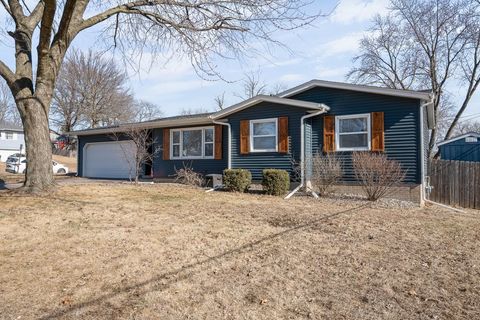 Photo of 4825 Ripley Street, Davenport, IA 52806 (MLS # 12563412)