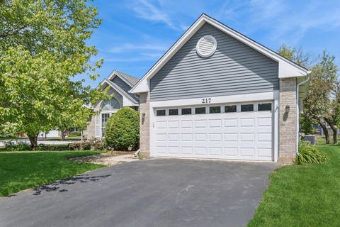 Photo of 217 Meadowview Lane, Aurora, IL 60502 (MLS # 12652350)