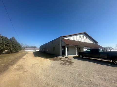 636 S East Street Mt. Carroll IL 61053