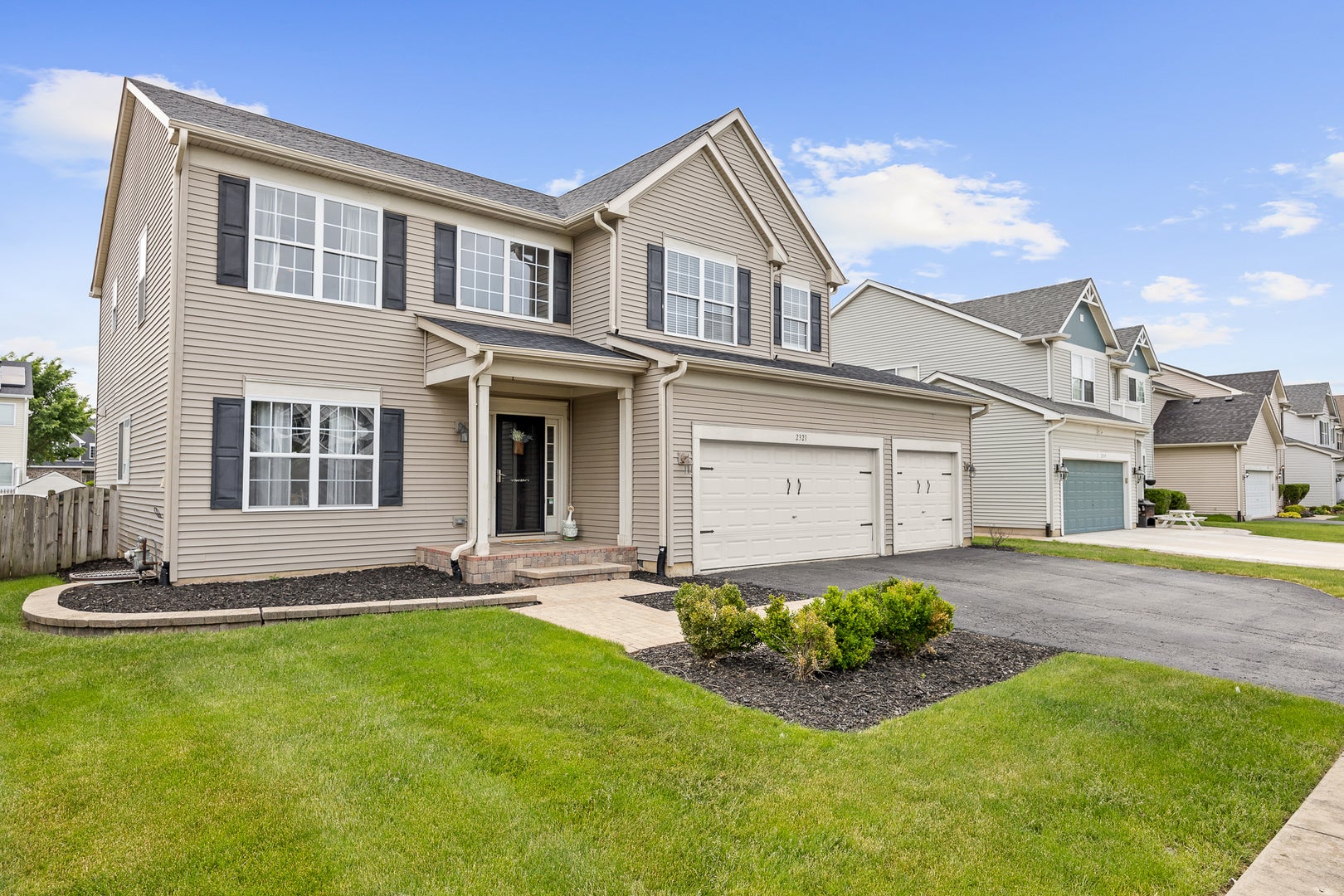 2321 Amsterdam Circle
