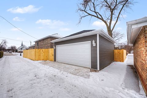 Tiny photo for 8245 43rd Place, Lyons, IL 60534 (MLS # 12602805)