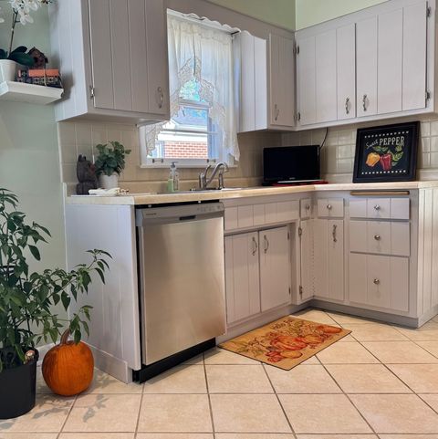 Tiny photo for 1440 S 4th Avenue, Des Plaines, IL 60018 (MLS # 12492149)
