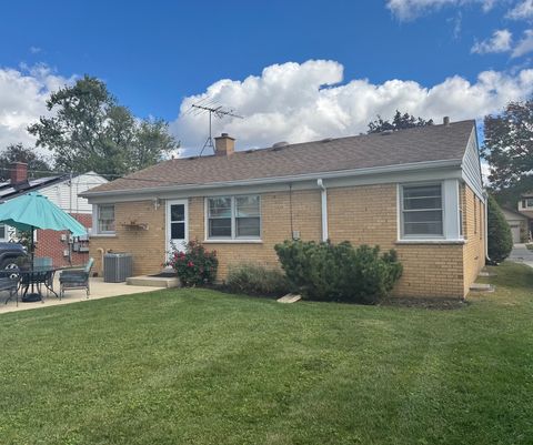 Tiny photo for 1440 S 4th Avenue, Des Plaines, IL 60018 (MLS # 12492149)
