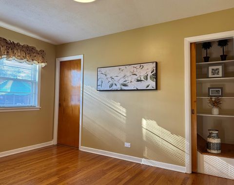 Tiny photo for 1440 S 4th Avenue, Des Plaines, IL 60018 (MLS # 12492149)