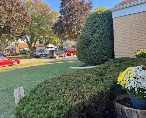 Tiny photo for 1440 S 4th Avenue, Des Plaines, IL 60018 (MLS # 12492149)