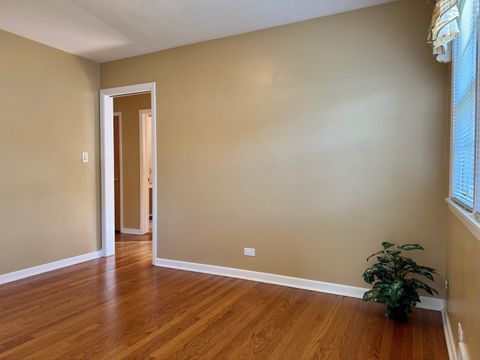 Tiny photo for 1440 S 4th Avenue, Des Plaines, IL 60018 (MLS # 12492149)