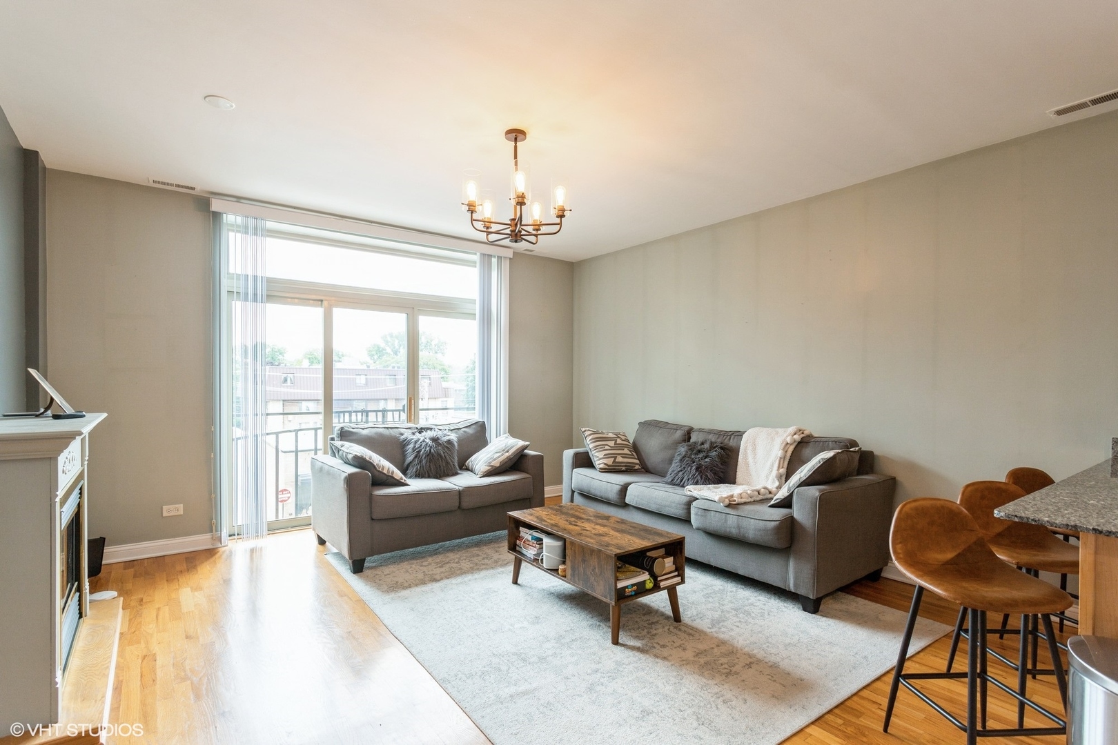 2815 W Howard Street 3E