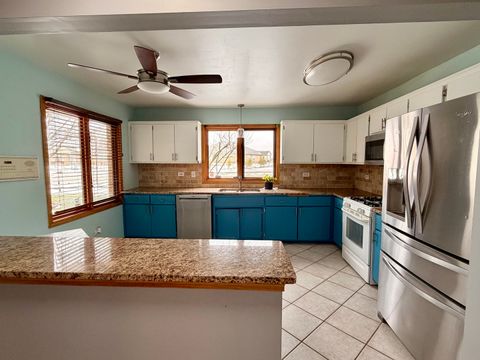 Tiny photo for 19301 Enclave Lane, Tinley Park, IL 60487 (MLS # 12531103)