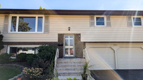 Photo of 6337 Carlsbad Drive, Tinley Park, IL 60477 (MLS # 12458360)