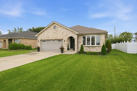 Tiny photo for 8402 S Thomas Avenue, Bridgeview, IL 60455 (MLS # 12742752)