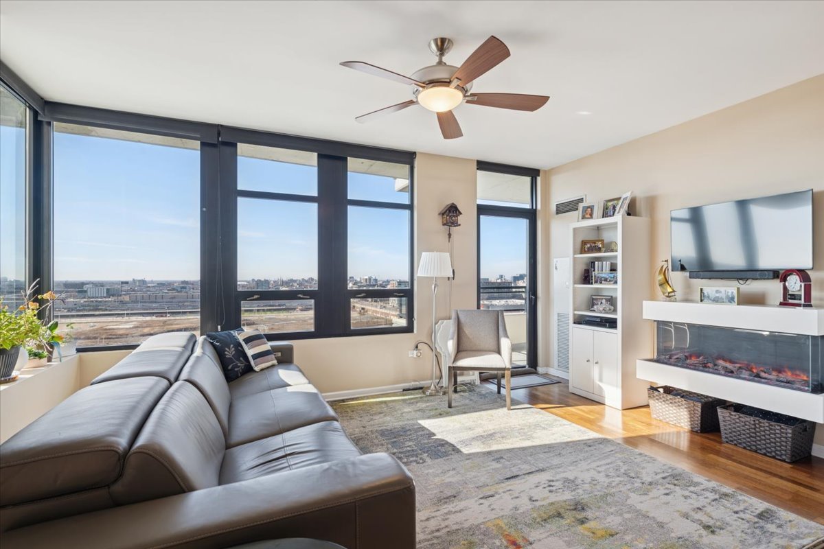 1255 S State Street 1516