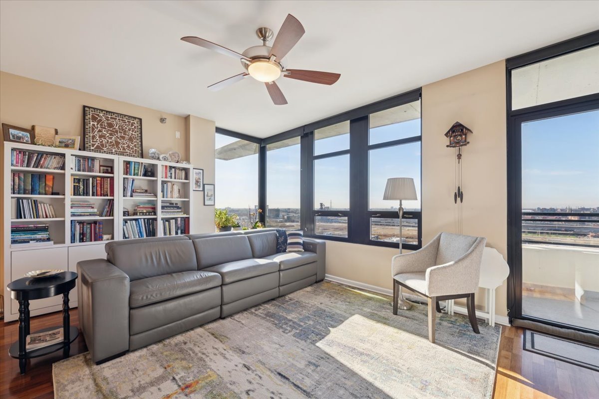 1255 S State Street 1516