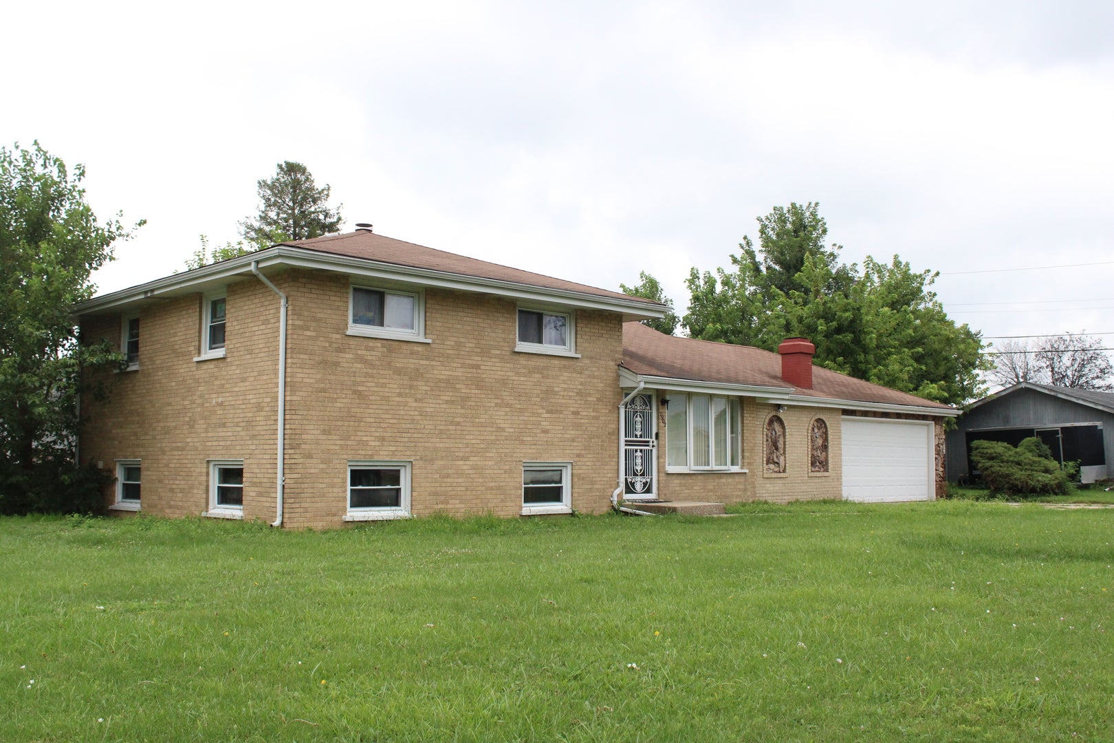 7902 W 77th Street