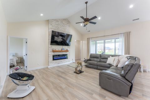 Tiny photo for 1117 Early Bird Lane, Marion, IL 62959 (MLS # 12607443)