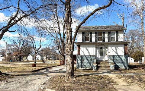 Photo of 532 S Maple Street, Centralia, IL 62801 (MLS # 12573385)