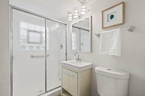 Tiny photo for 221 W Sheridan Place, Lake Bluff, IL 60044 (MLS # 12648798)