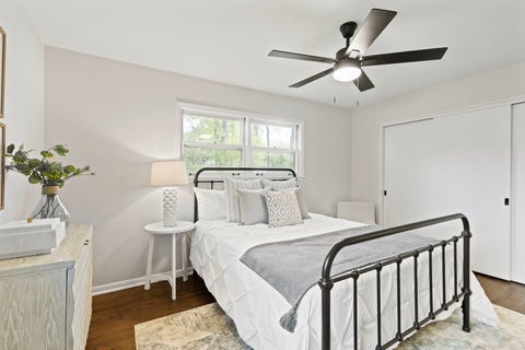 Tiny photo for 221 W Sheridan Place, Lake Bluff, IL 60044 (MLS # 12648798)
