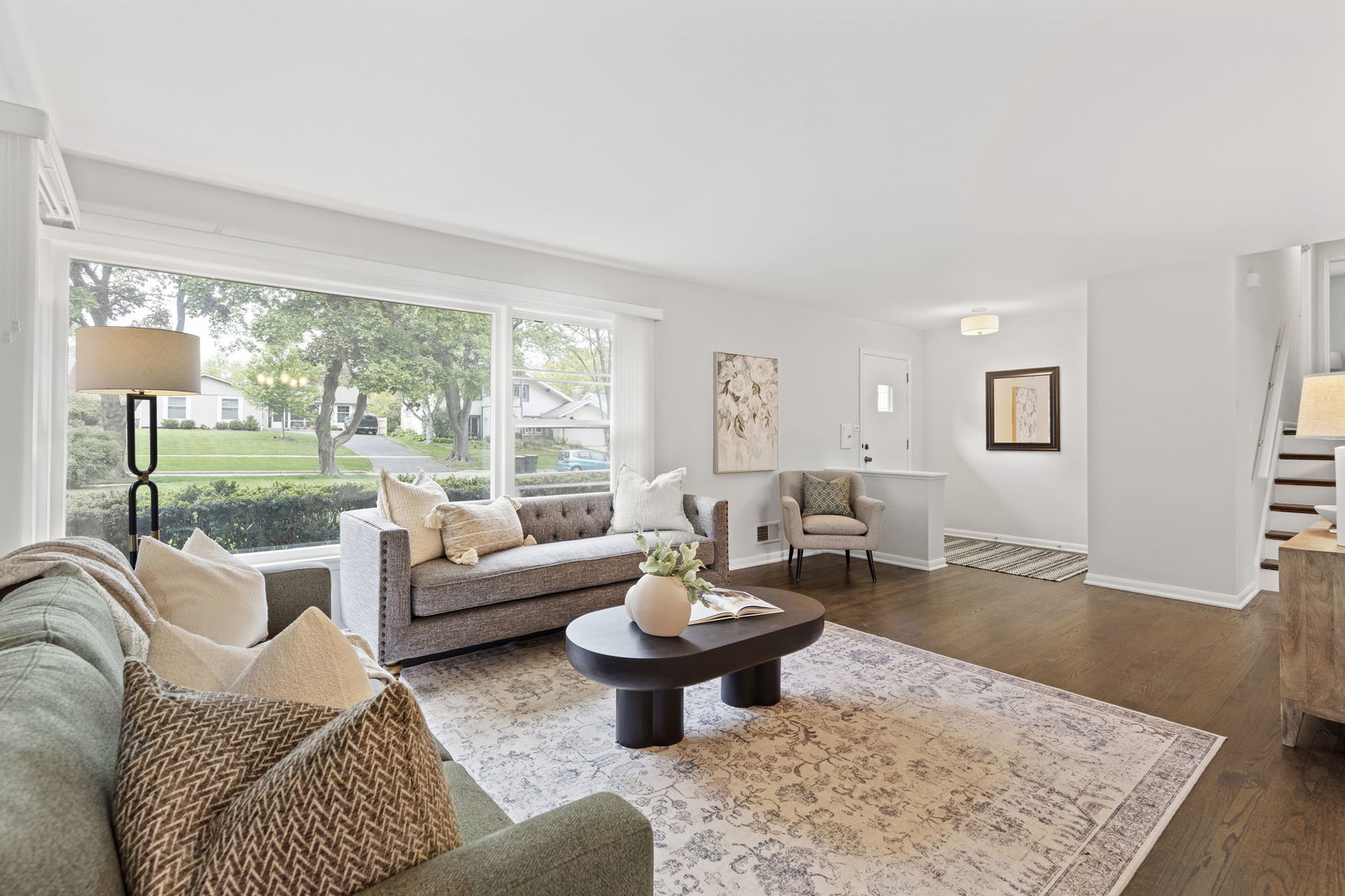 221 W Sheridan Place
