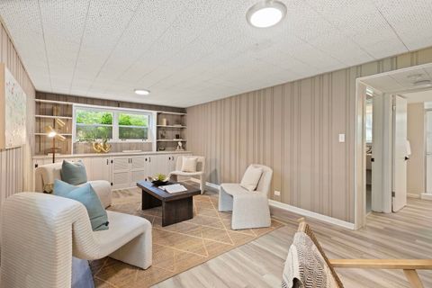Tiny photo for 221 W Sheridan Place, Lake Bluff, IL 60044 (MLS # 12648798)