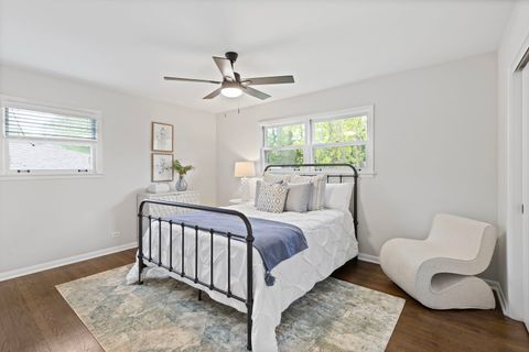 Tiny photo for 221 W Sheridan Place, Lake Bluff, IL 60044 (MLS # 12648798)