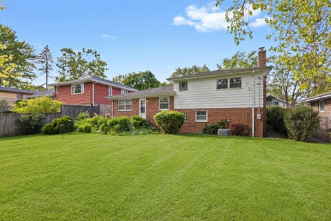Tiny photo for 221 W Sheridan Place, Lake Bluff, IL 60044 (MLS # 12648798)