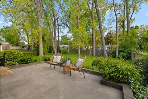 Tiny photo for 221 W Sheridan Place, Lake Bluff, IL 60044 (MLS # 12648798)