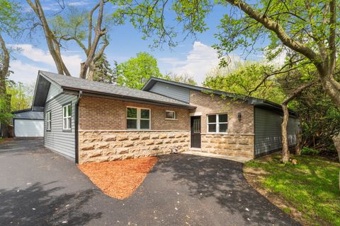 A home in Glen Ellyn