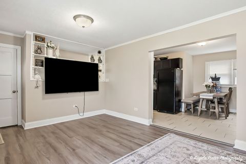 Tiny photo for 2609 N Pine Street, Waukegan, IL 60087 (MLS # 12617779)