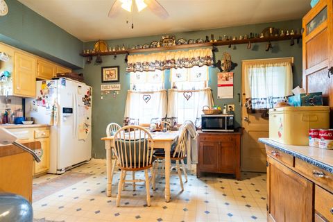 Tiny photo for 403 W Kelsey Street, Bloomington, IL 61701 (MLS # 12630135)