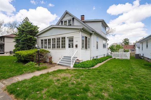 Photo of 403 W Kelsey Street, Bloomington, IL 61701 (MLS # 12630135)