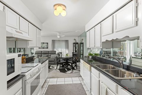 Tiny photo for 422 Sandhurst Lane, South Elgin, IL 60177 (MLS # 12589001)