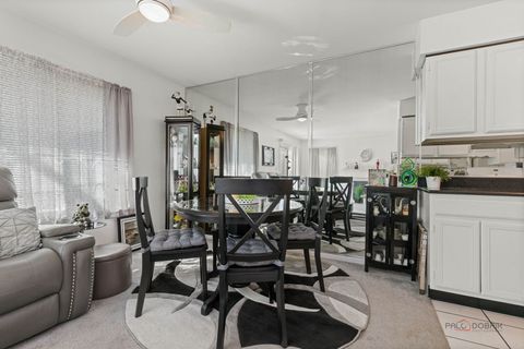 Tiny photo for 422 Sandhurst Lane, South Elgin, IL 60177 (MLS # 12589001)