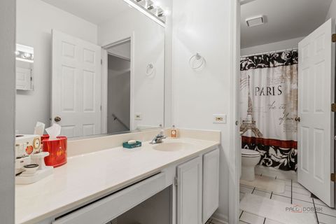 Tiny photo for 422 Sandhurst Lane, South Elgin, IL 60177 (MLS # 12589001)