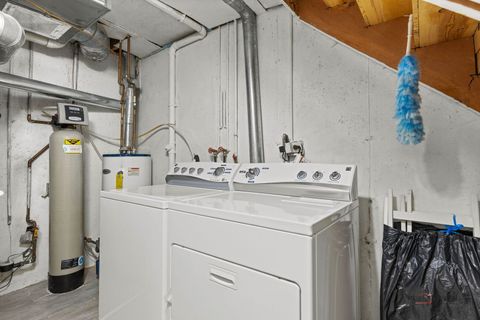 Tiny photo for 422 Sandhurst Lane, South Elgin, IL 60177 (MLS # 12589001)