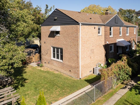 Tiny photo for 201 Washington Avenue, La Grange, IL 60525 (MLS # 12791428)