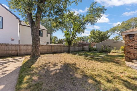 Tiny photo for 442 N Ridgeland Avenue, Elmhurst, IL 60126 (MLS # 12460796)