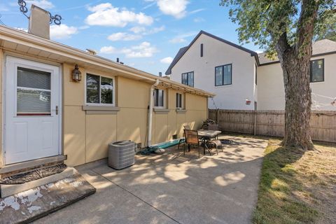Tiny photo for 442 N Ridgeland Avenue, Elmhurst, IL 60126 (MLS # 12460796)