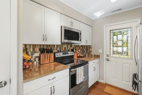 Tiny photo for 905 Wilshire Drive, Wheeling, IL 60090 (MLS # 12490176)