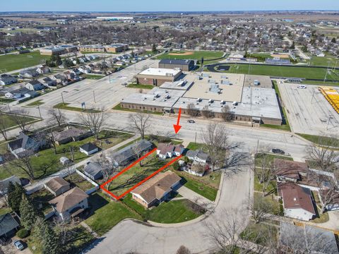 Tiny photo for 464 N Maple Street, Manteno, IL 60950 (MLS # 12604437)