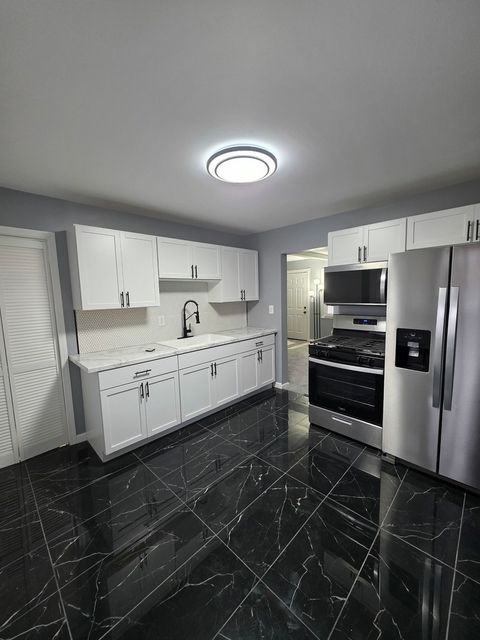 Tiny photo for 15603 Park Lane, South Holland, IL 60473 (MLS # 12614794)